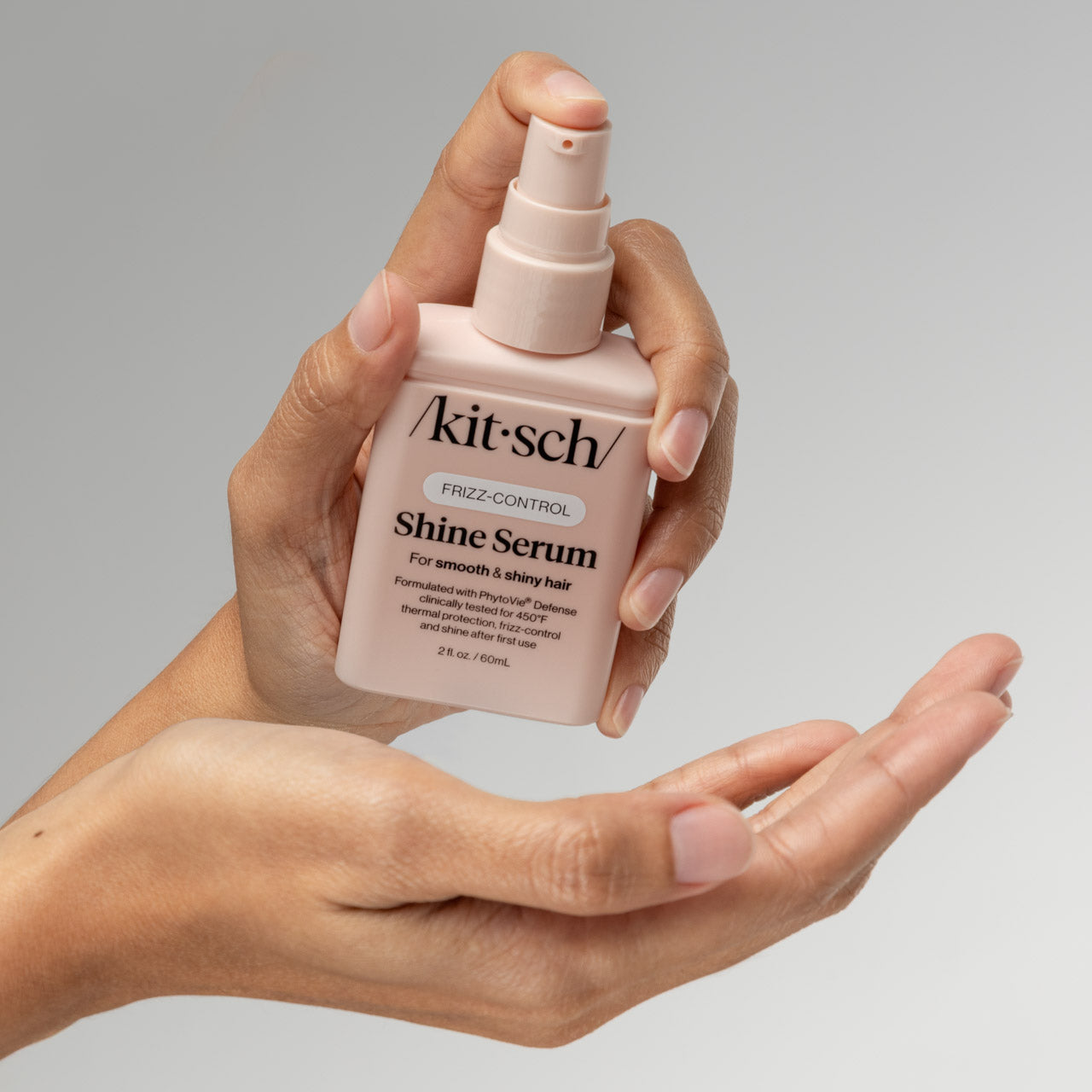 503998-FrizzControlShineSerum-HairCare-Model-4-1280x1280px-1.jpg