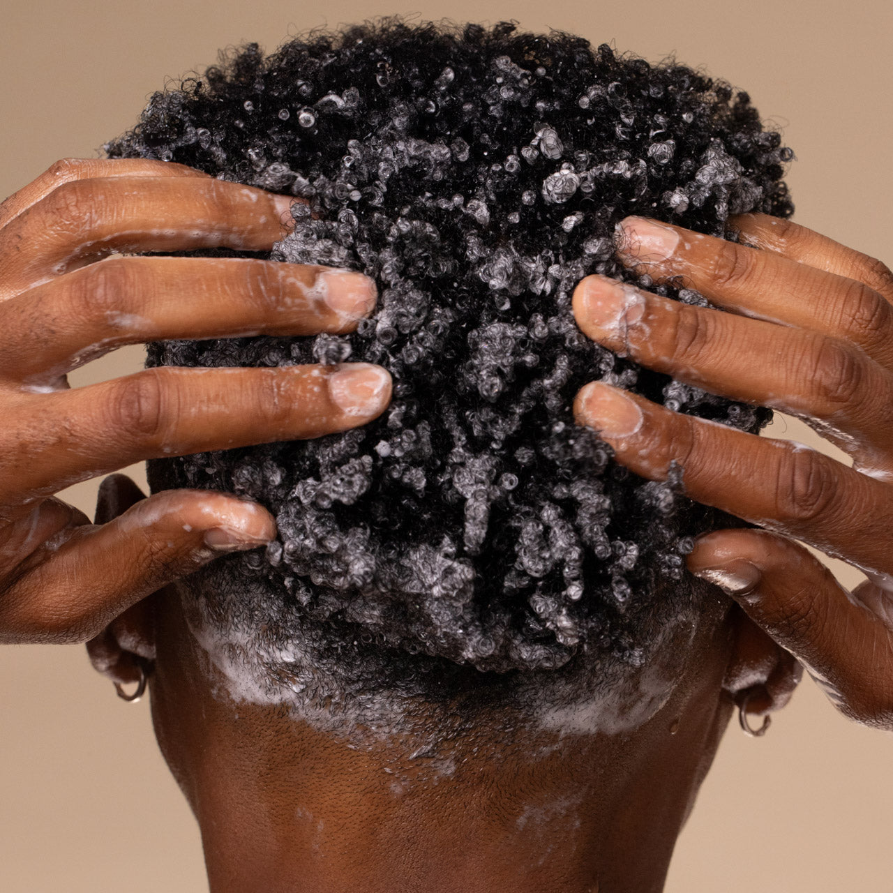 505947-CoconutOilLiquidShampoo-Moisturizing-HairCare-Model-3-1280x1280px-1.jpg