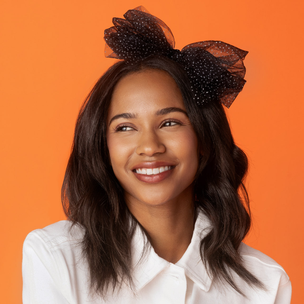 510484-Halloween-VelvetGlitterTulleHeadband-Black-Model-1280x1280px-1.jpg