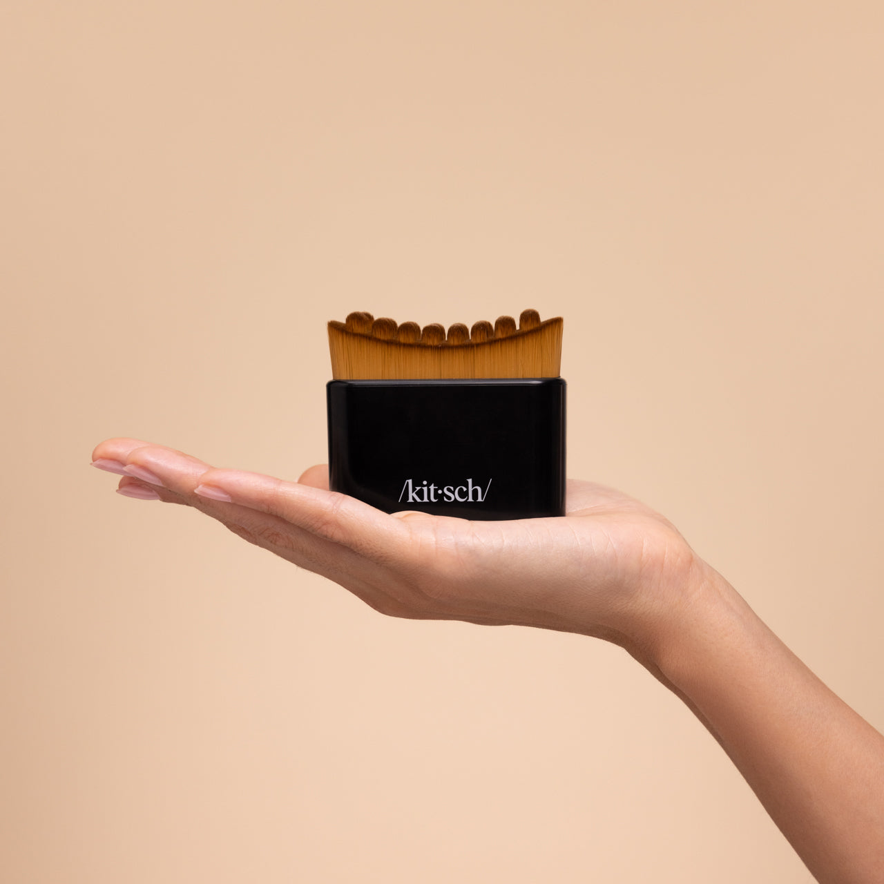 515595-LymphaticContourFaceBrush-Cleanse-Black-Model-3-1280x1280px_ab8593fc-22a8-4bf2-8317-f1fa7a228436.jpg