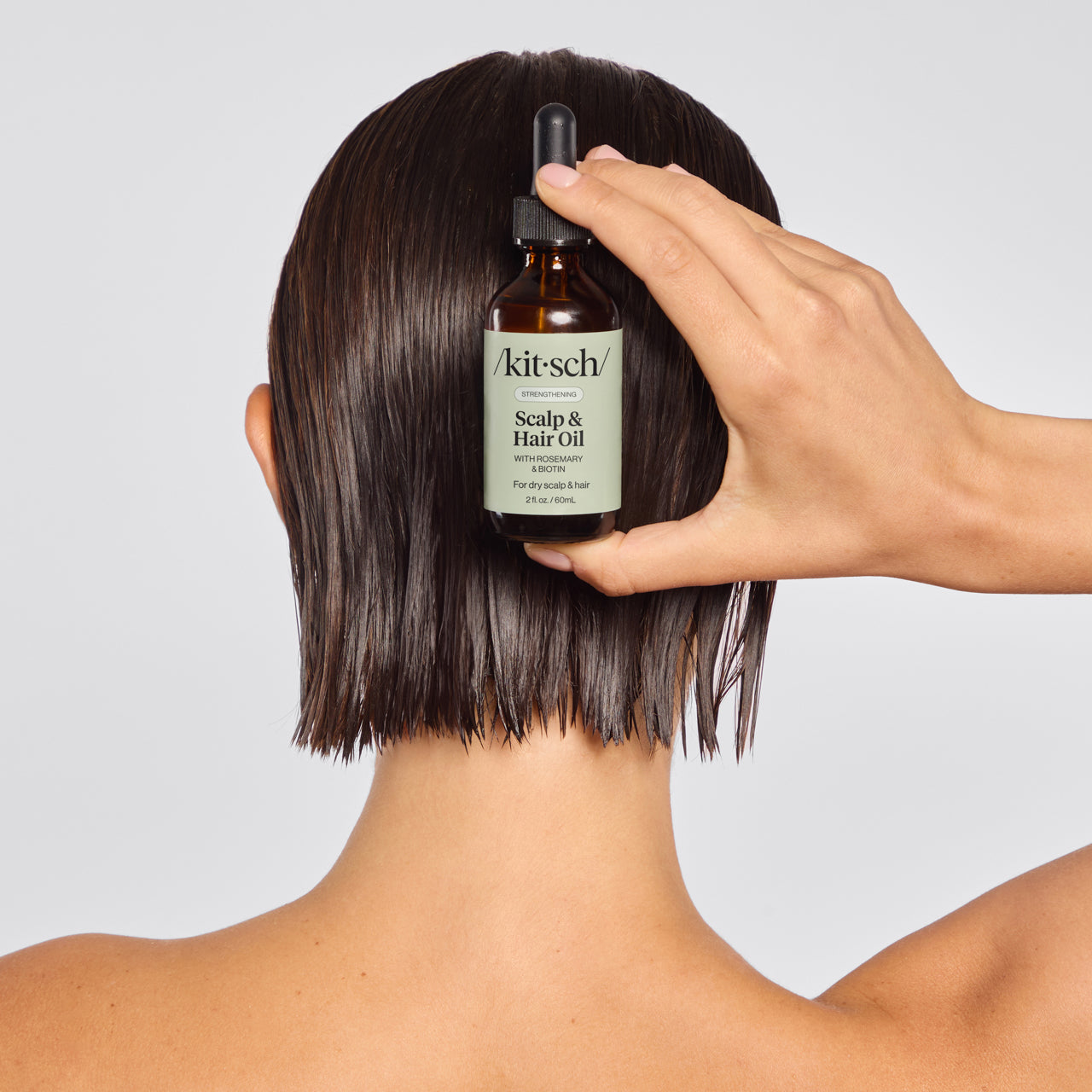 60633-StrengtheningScalp_HairOil-Rosemary_Biotin-Model-Consumables-1280x1280px-1.jpg