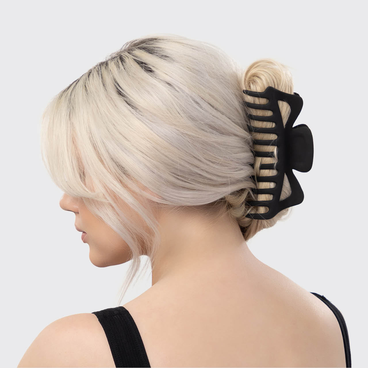 6578-RecycledPlastic-JumboClassicClawClips-2pc-Model-Hair-Black_Tort-8-1280x1280px.jpg