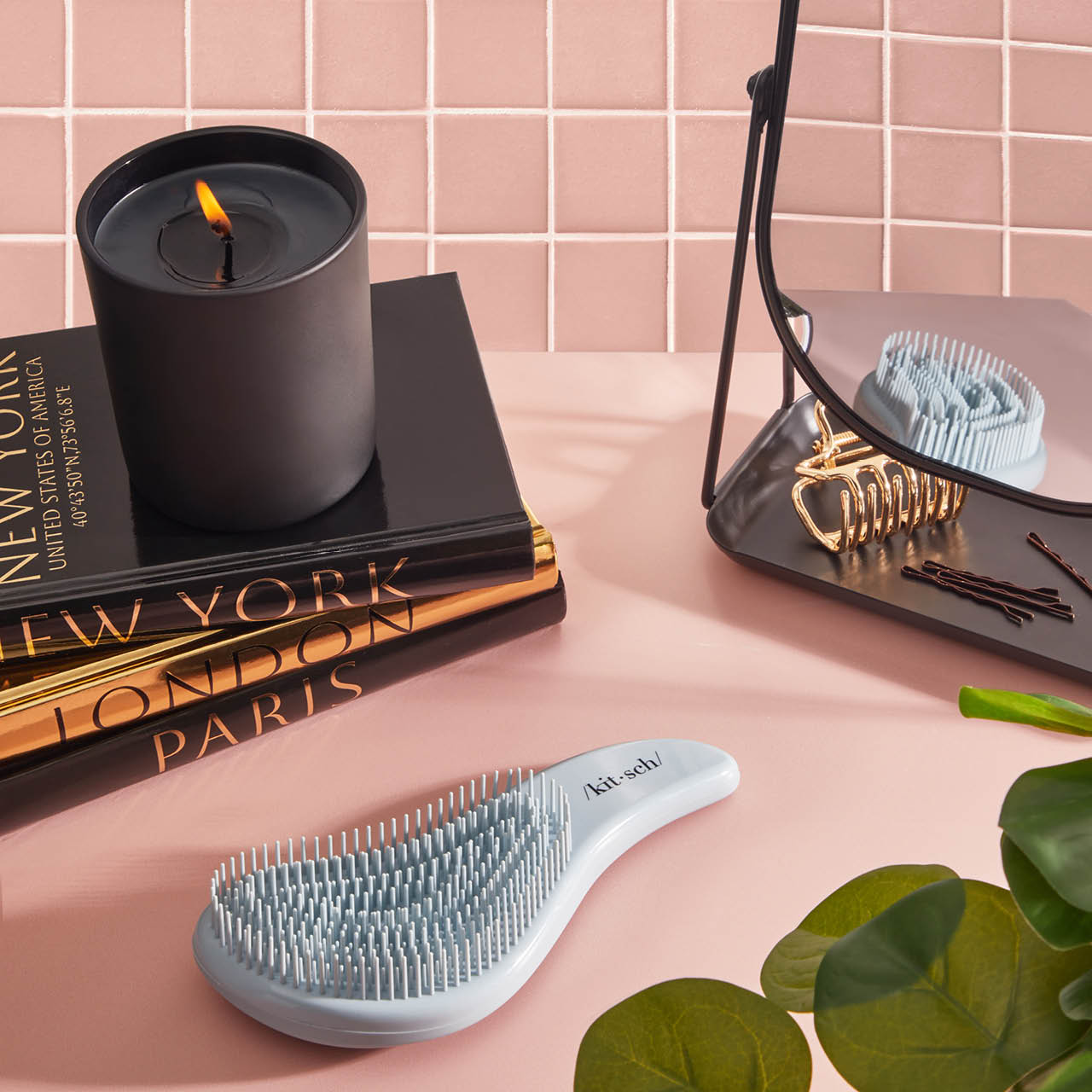 67120-CreativeProductShoot-DetanglingBrush-KitschPro-HazeBlue-1280x1280px.jpg