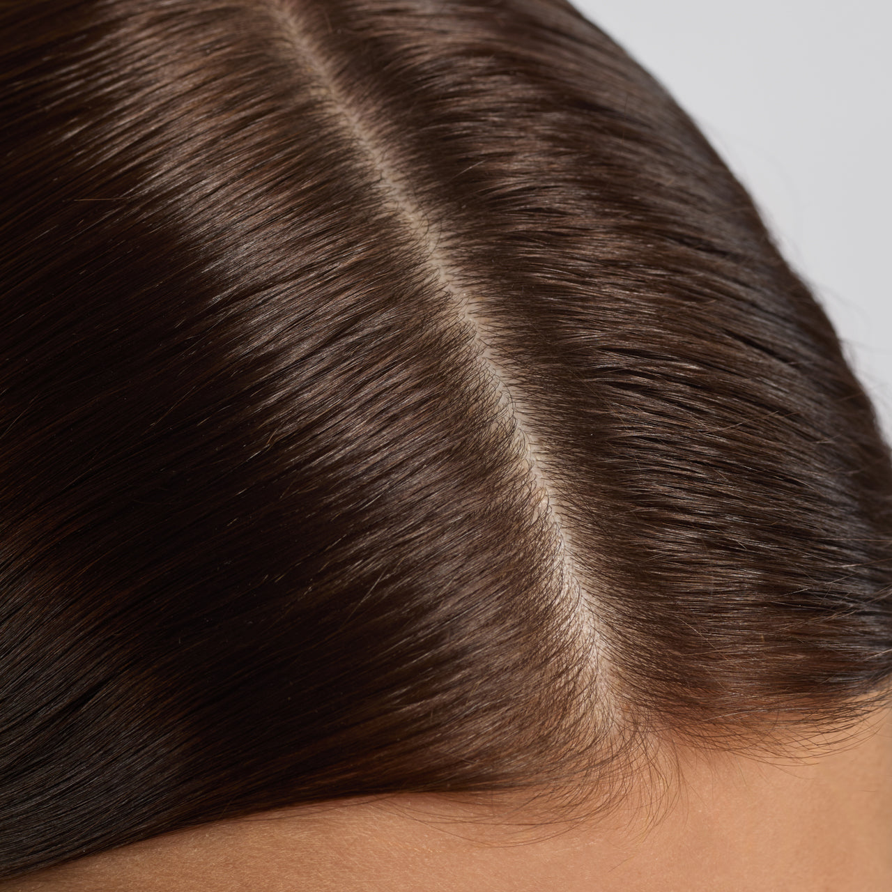 67830-60633-67823-Scalp_HairOilApplicator-Terracotta-Model-Consumables-2-After-1280x1280px-1.jpg