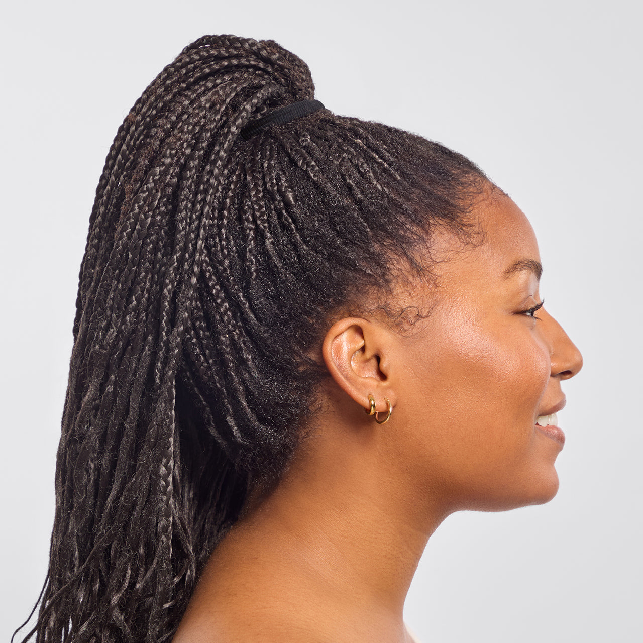 68899-SeamlessHairElastics-8pc-Hair-Black-Model-3-1280x1280px.jpg