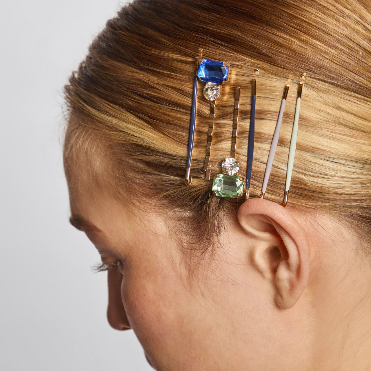 69445-Cloud_GemBobbyPins-8pc-Hair-GardenBouquet-Model-3-1280x1280px.jpg