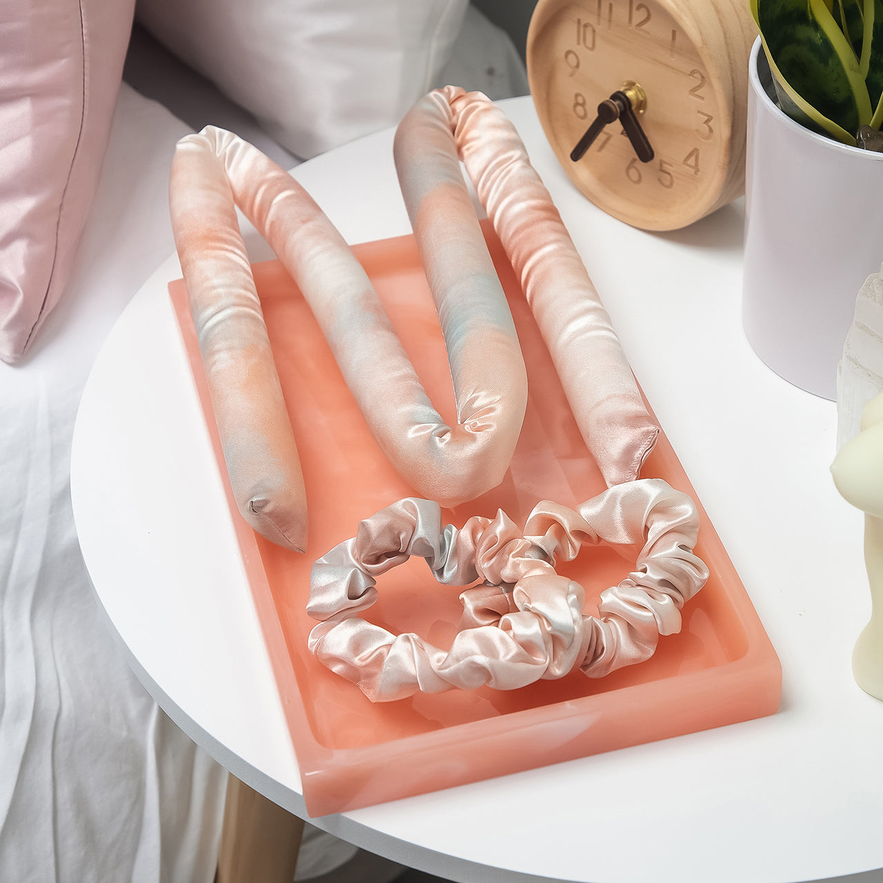7568-CreativeProductShoot-SatinHeatlessCurlingSet-1280x1280px.jpg